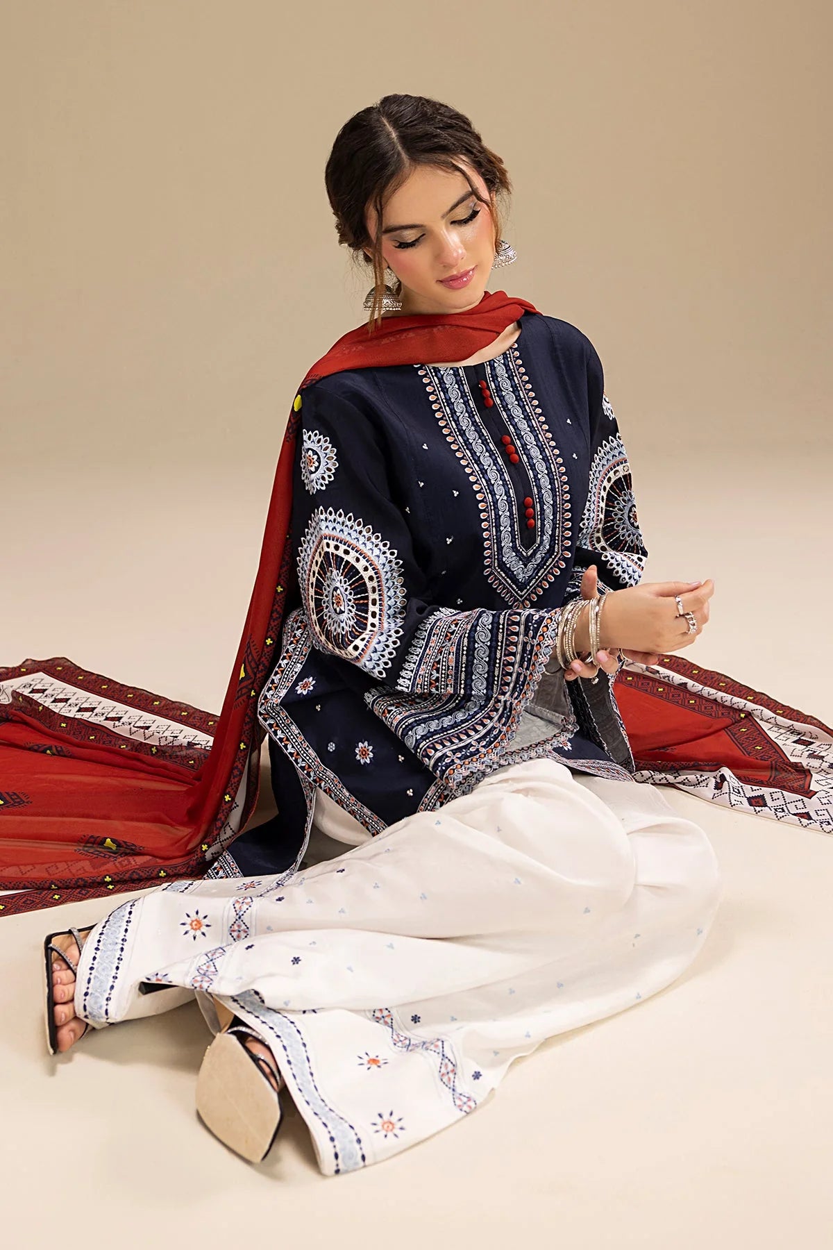 3 Piece - Embroidered Lawn Fabric with Printed Dupatta GRW-66
