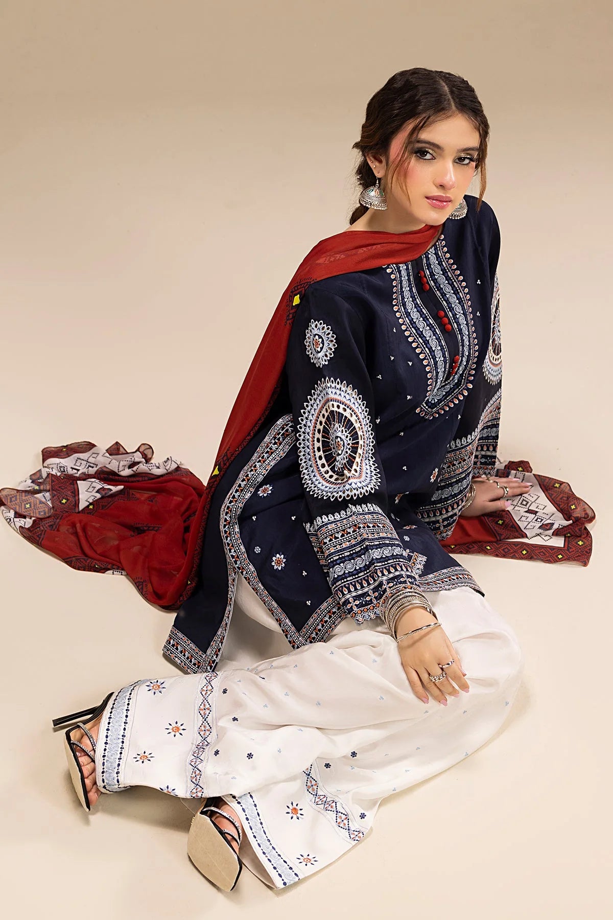3 Piece - Embroidered Lawn Fabric with Printed Dupatta GRW-66