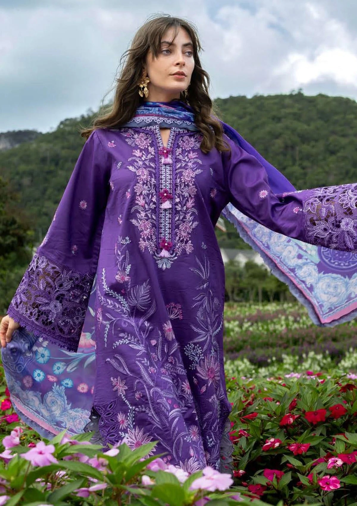 3 Piece - Unstitched Embroidered Lawn Fabric– GRWF-703