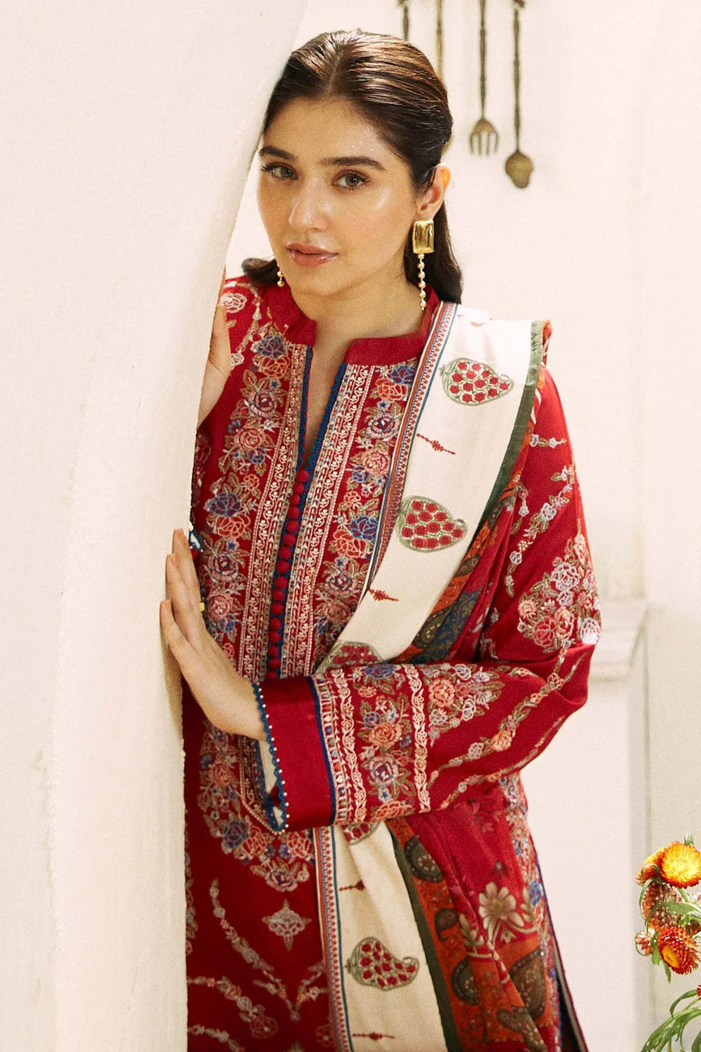 3 Piece - Unstitched Fully Embroided Lawn Fabric  GRW-64