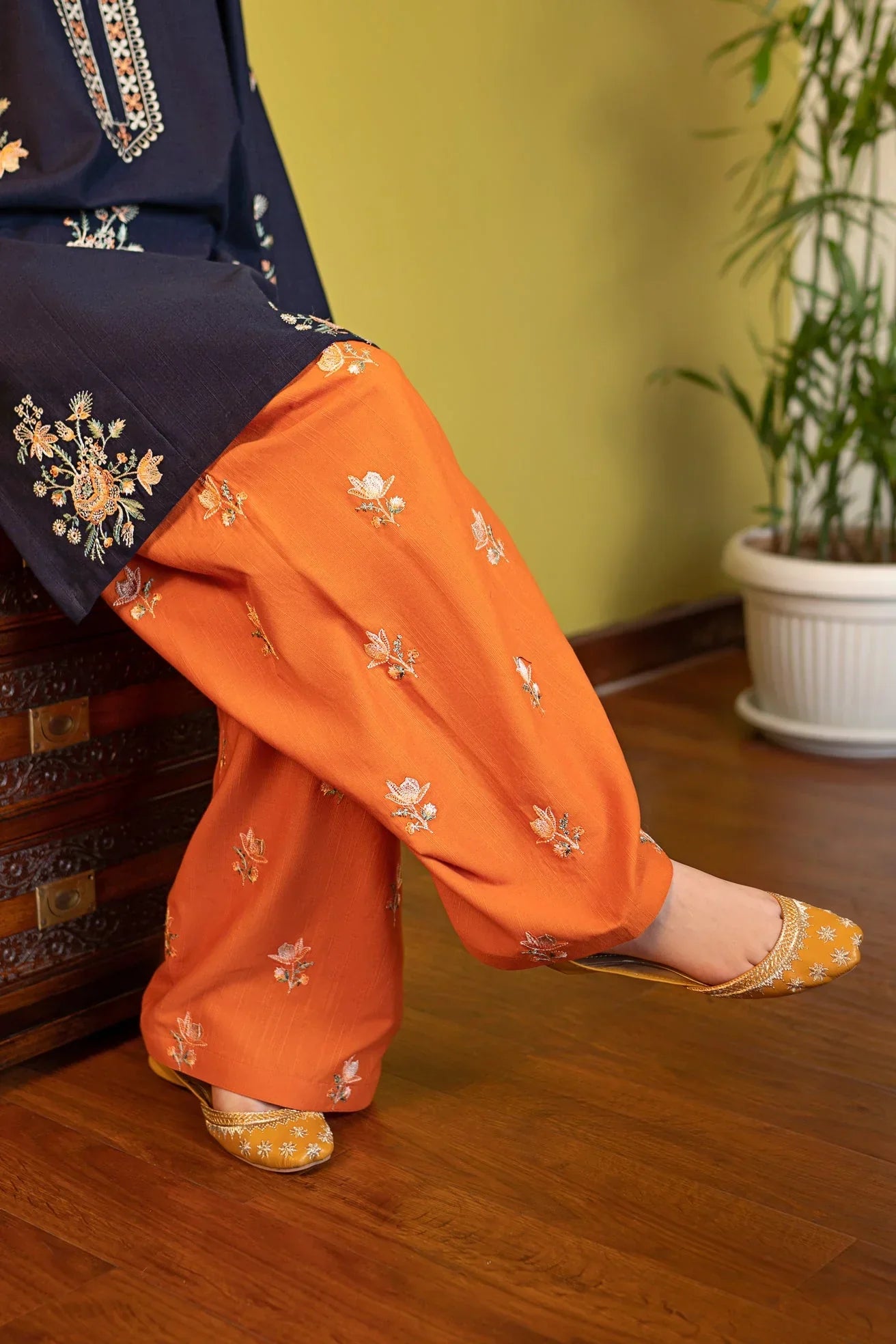 2 Piece - Unstitched Embroidered Lawn Fabric GRW-73